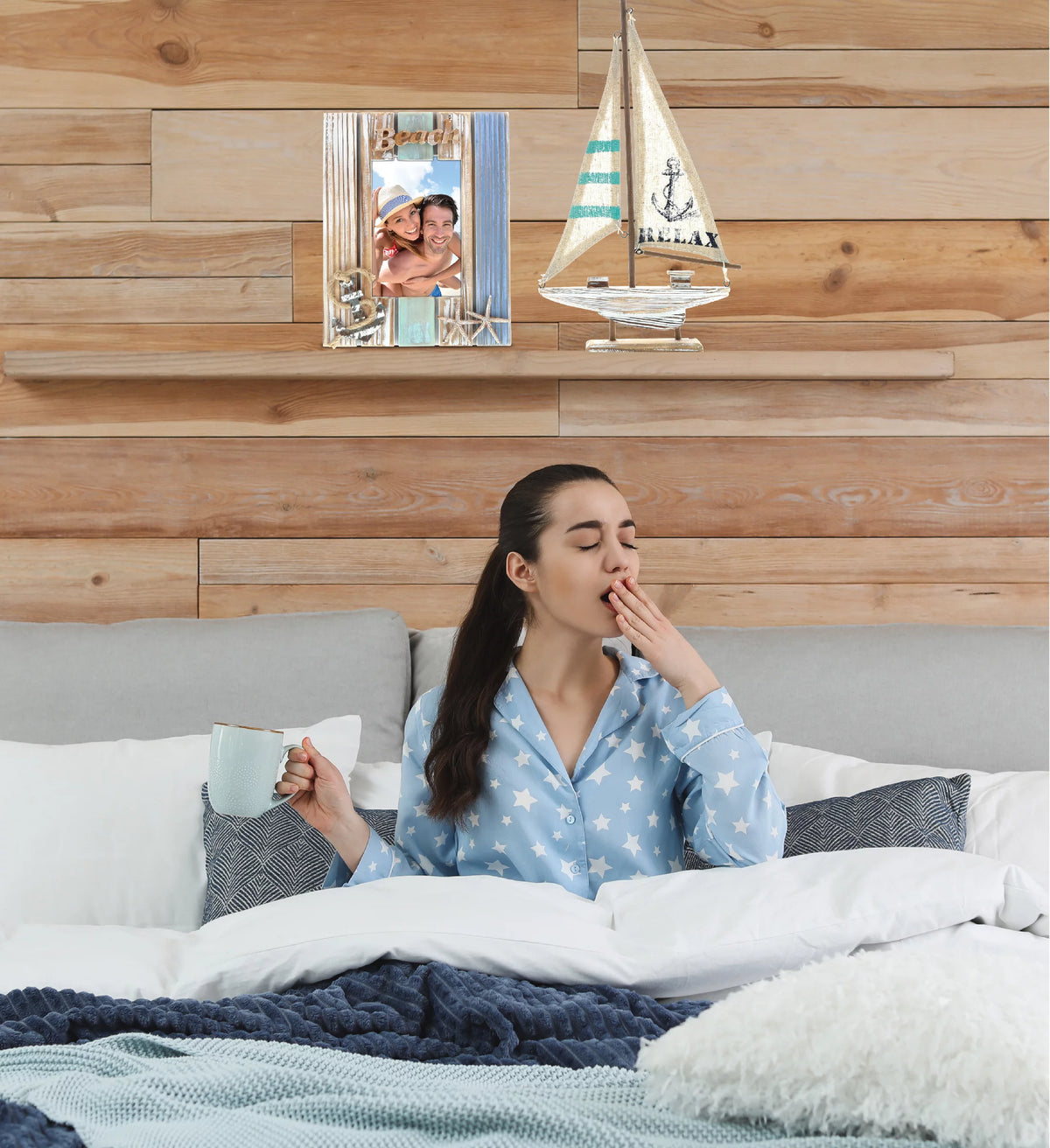 White Distressed Wood Starfish Photo Frame and Wooden Boat Decor D444