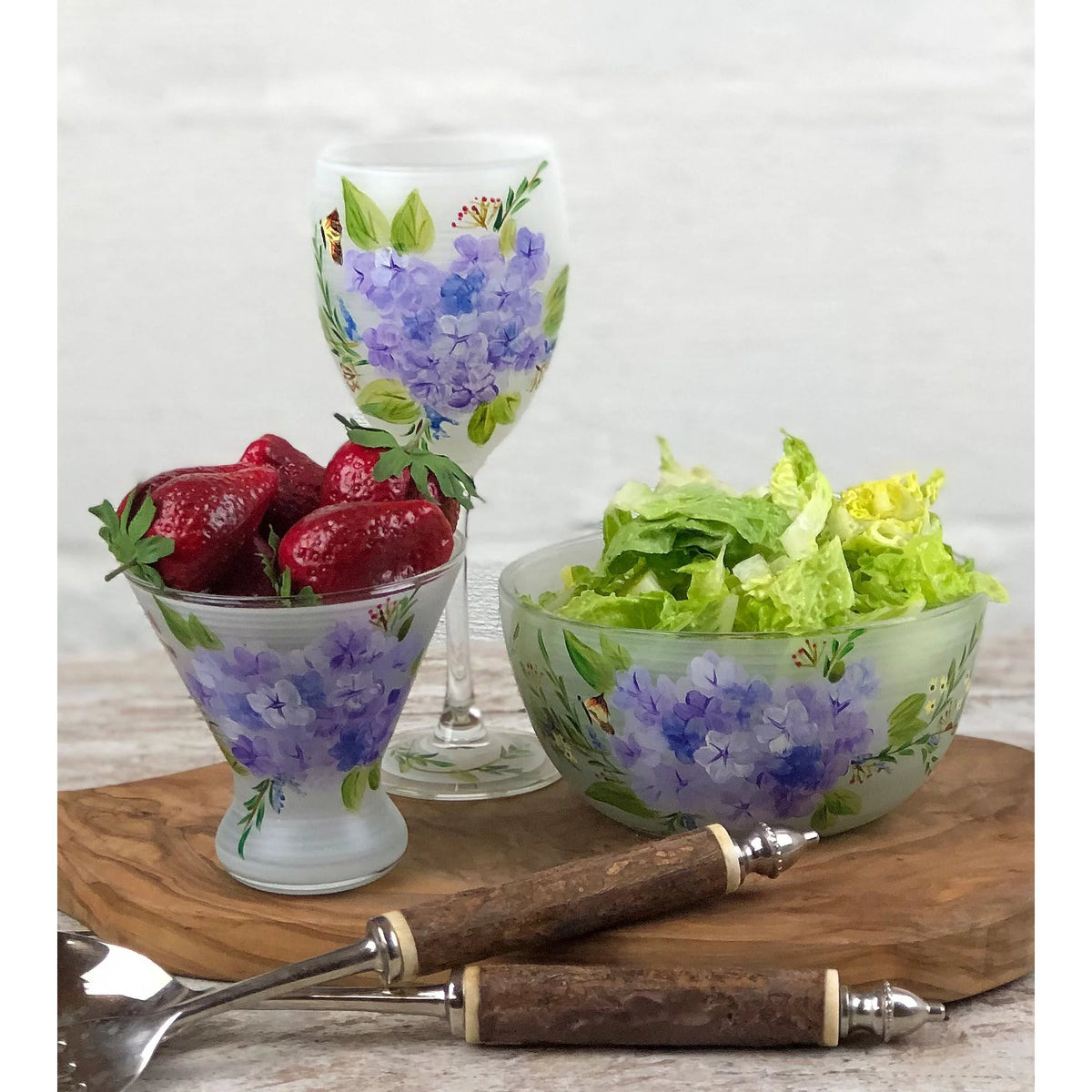 Set of 2 White and Blue Floral Hand Painted Wine Glass 10.5 oz M802690