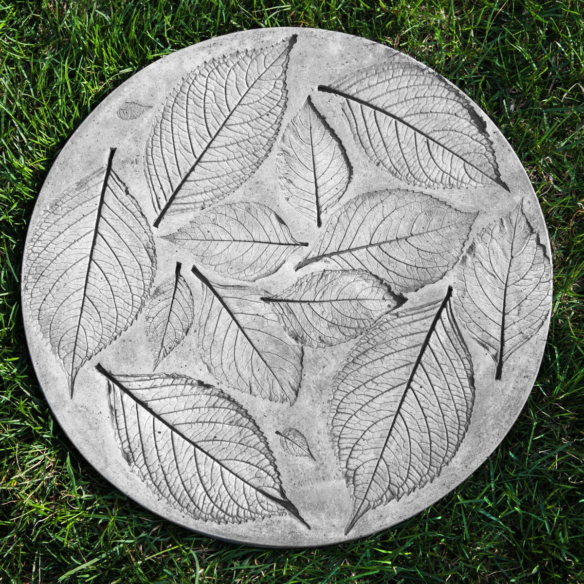 Cast Stone Hydrangea Leaf Stepper T1141
