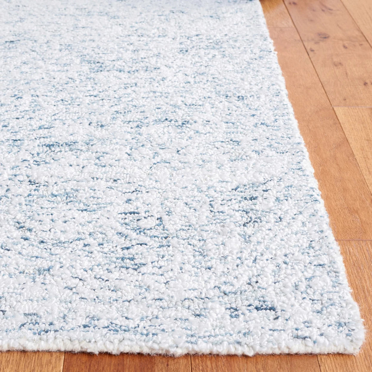 Ebony Light Blue Ivory N66605