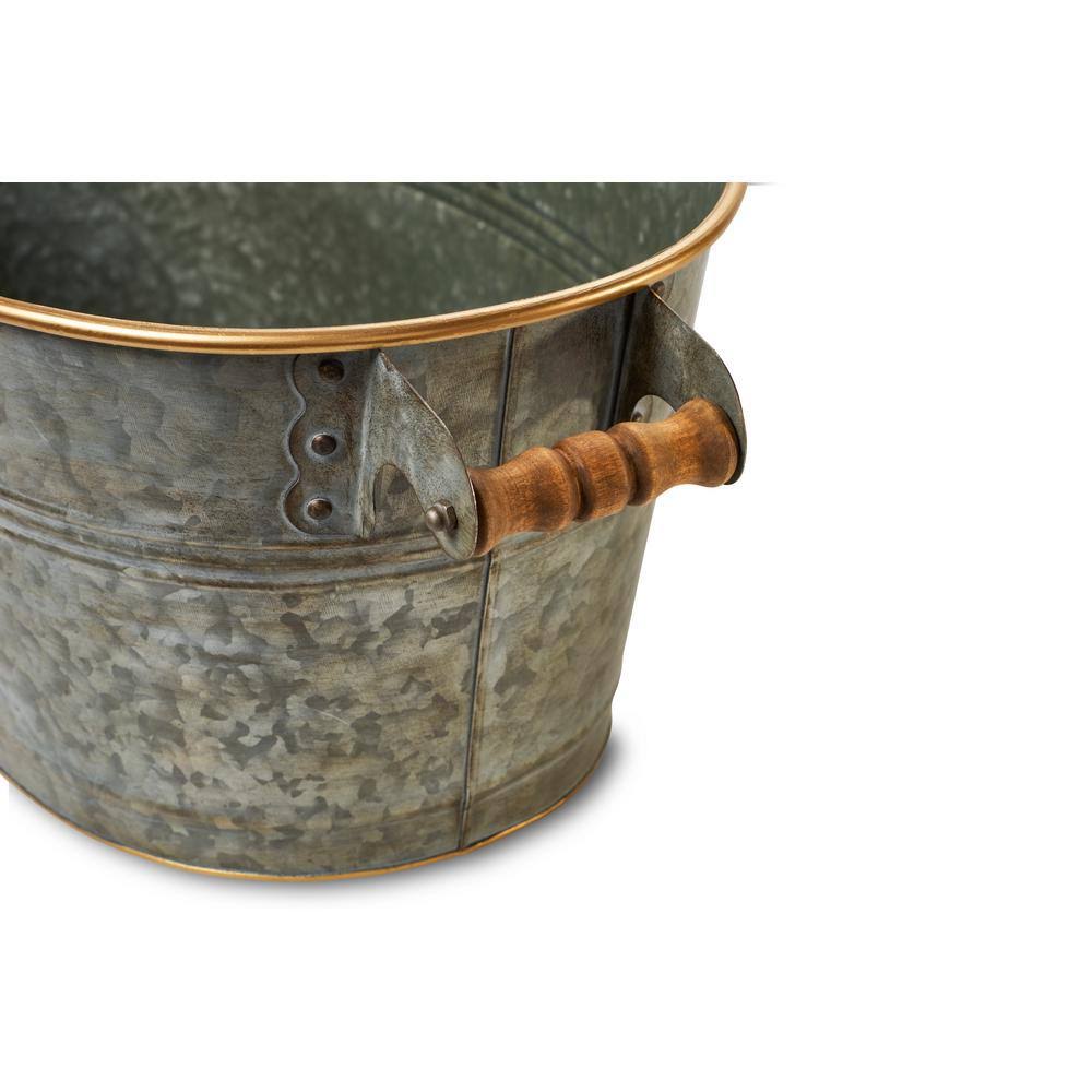 Aged Galvanized Oval Tub with Wood Handles Q34392