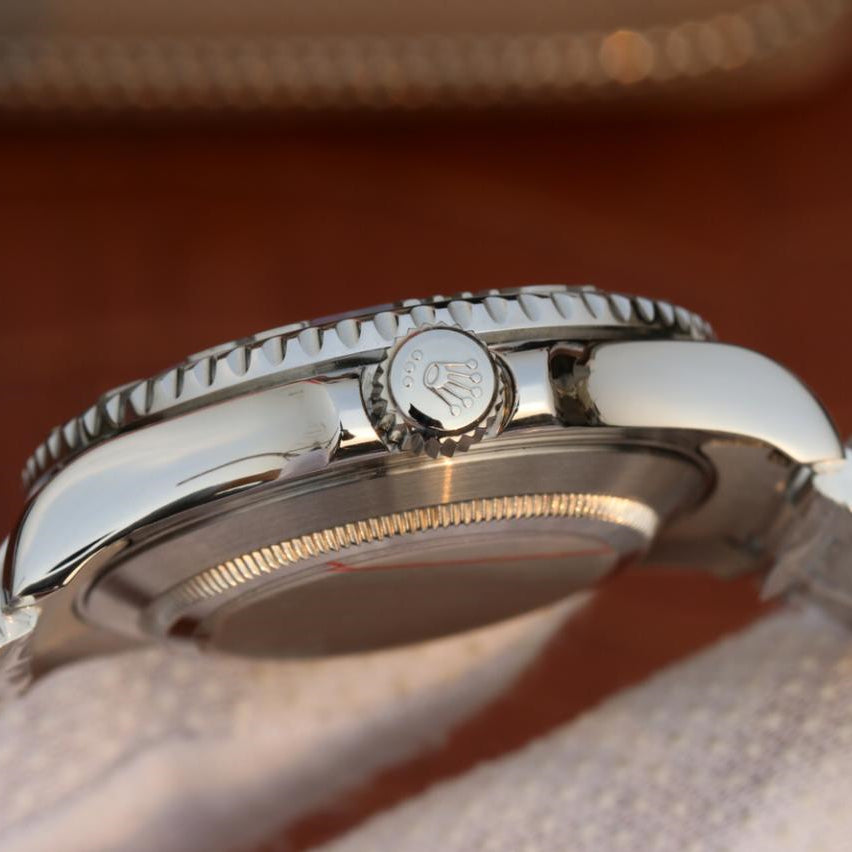 Pure Silver Black & White Dial Stainless Steel 40mm A272