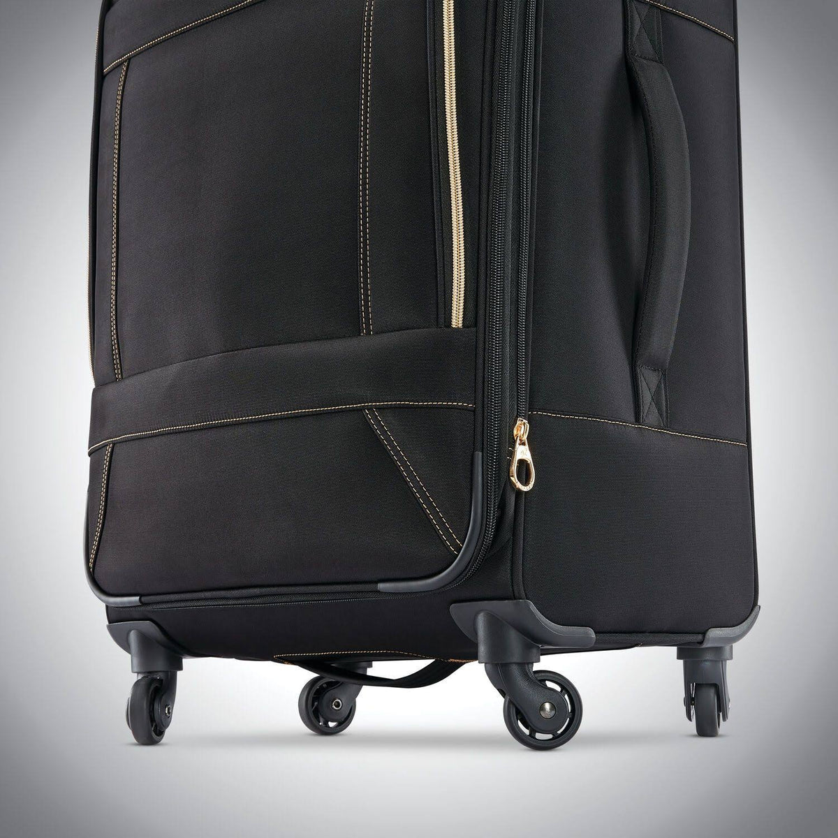 Red 25 inch Spinner Luggage F6765